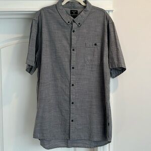 Men’s XXL Like New QUICKSILVER Button up short Sleeve Regular Fit